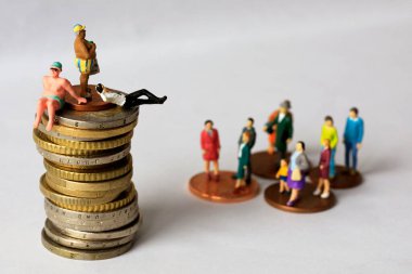 Madeni para yüksekliğindeki bir farkla ifade edilen ekonomik eşitsizlik