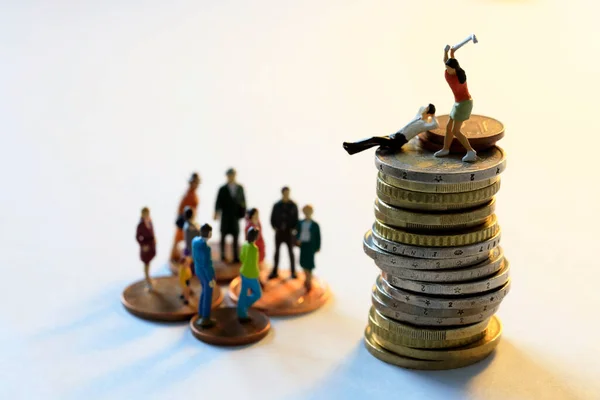 Gazdasági Egyenlőtlenség Érme Magasságának Különbségével Kifejezve — Stock Fotó