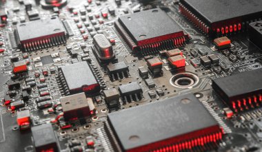 Elektronik devre kartındaki bilgisayar mikroçipleri ve işlemcileri. Bilgisayar donanım teknolojisi. Soyut teknoloji mikro elektronik konsept geçmişi. Makro çekim, sığ odak.