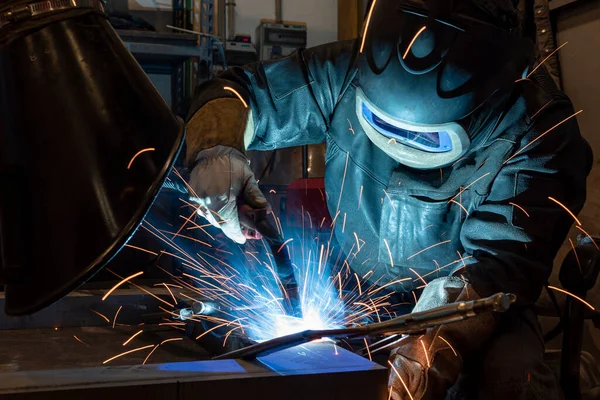 Welder Protective Mask Welding Metal Sparks Industrial Steel Welder Factory — Stock Photo, Image