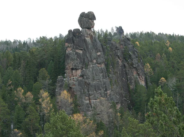 Rock Manskaya Babka Het Nationale Park Krasnojarsk Pilaren — Stockfoto