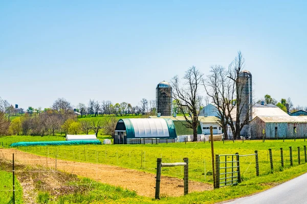 Amish Country Farm Home Barn Field Agriculture Lancaster Pennsylvania North — Foto de Stock