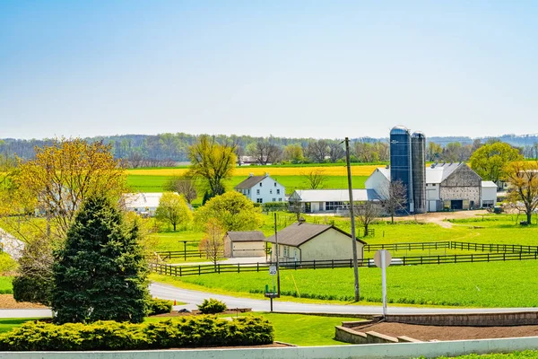 Amish Country Farm Home Barn Field Agriculture Lancaster Pennsylvania North — Foto de Stock