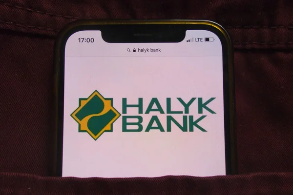 Konskie Poland February 2022 Halyk Bank Logo Displayed Mobile Phone — Stock Photo, Image