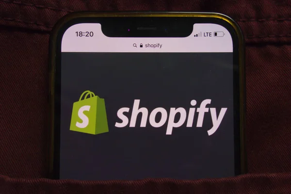Konskie Polonia Febrero 2022 Shopify Inc Logotipo Mostrado Teléfono Móvil — Foto de Stock