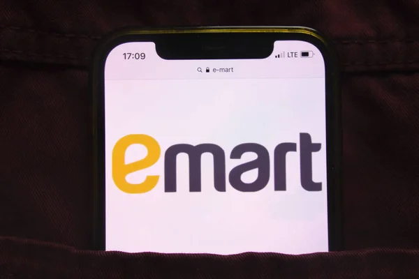 Konskie Poland February 2022 Emart Inc रदर — स्टॉक फ़ोटो, इमेज