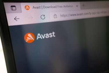KONSKIE, POLAND - 27 Nisan 2022: www.avast.com Avast Free Antivirus web sitesi dizüstü bilgisayarda görüntülendi