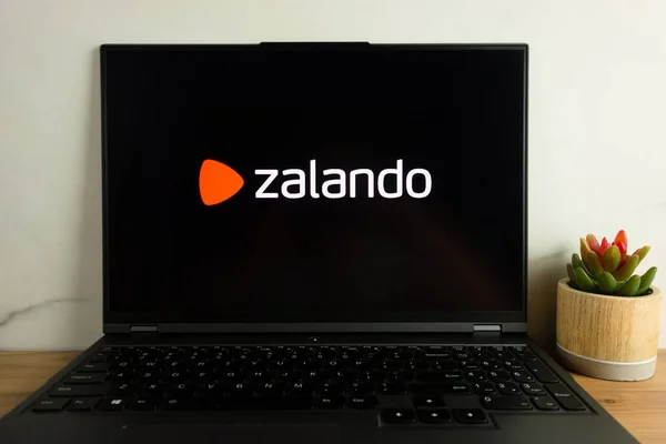 Konskie Polen Juli 2022 Logo Des Online Händlers Zalando Auf — Stockfoto