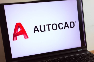 KONSKIE, POLAND - 11 Temmuz 2022: Otomatik CAD yazılım uygulama logosu dizüstü bilgisayar ekranında görüntülendi