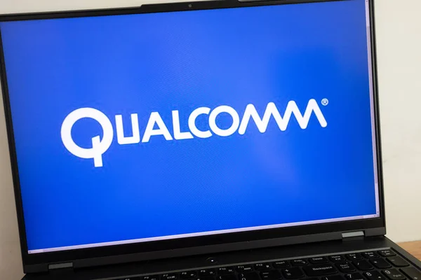 Konskie Polonia Julio 2022 Qualcomm Technology Corporation Logo Displayed Laptop —  Fotos de Stock