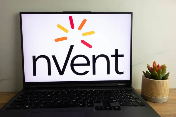 Konskie Poland August 2022 Nvent Electrical Company Logo Displayed Laptop — Stockfoto