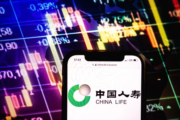 Konskie Poland August 2022 Smartphone Displaying Logo China Life Insurance — Stockfoto
