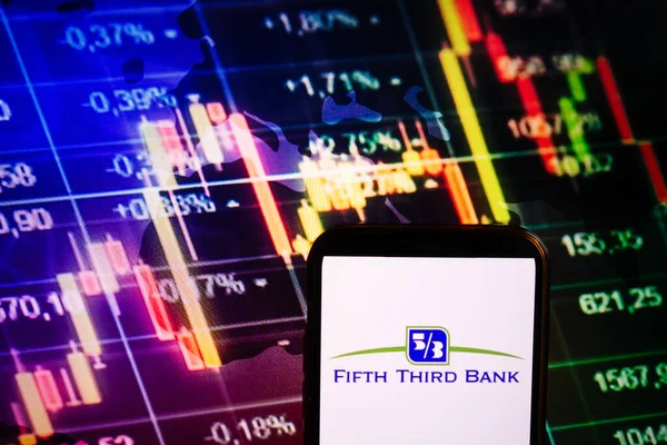 Konskie Poland Вересня 2022 Смартфон Логотипом Компанії Fifth Third Bank — стокове фото