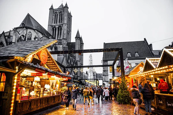 December Gent België Verlichte Kerstmarkt Met Eten Drinken Traditionele Souvenirs — Stockfoto
