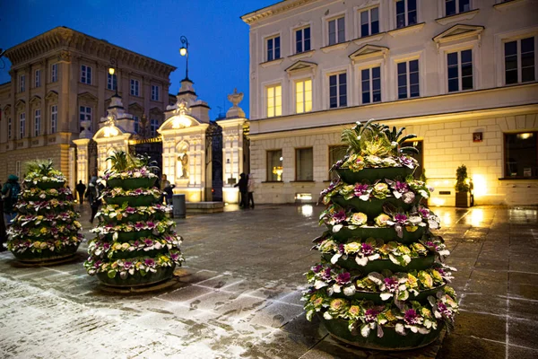 Warsaw Poland Nowy Swiat Street Original Flowerbeds Festive Christmas Illumination — Stockfoto