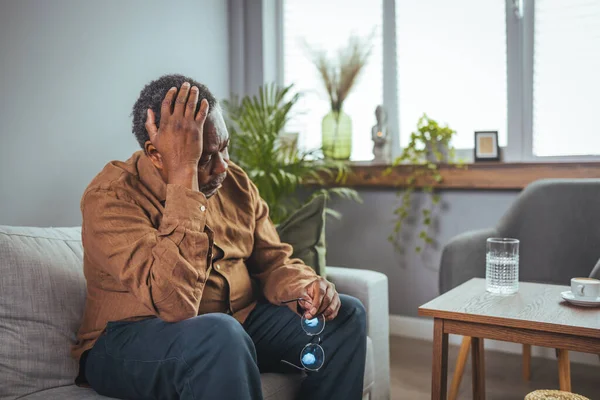 Thoughtful Senior Man Sitting Couch Depressed Sad Man Sitting Hand — Stock Photo, Image