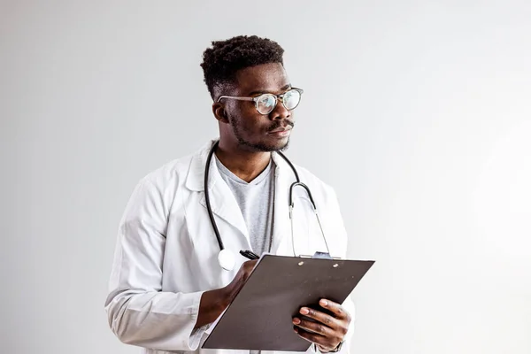 Portrait Mature Male Doctor Wearing White Coat Standing Hospital Corridor — Fotografia de Stock