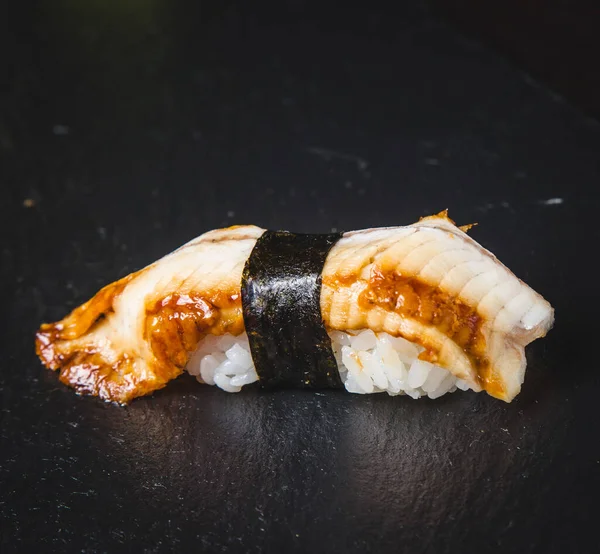 Sushi Roll Maguro Shrimp Smoked Eel Avocado Philadelphia Cheese Black — Foto Stock