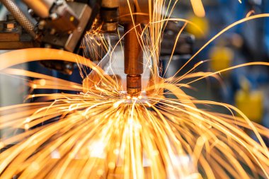 Otomotiv endüstrisinde tuhaf ve güzel kaynaklardan çıkan kıvılcımlar..