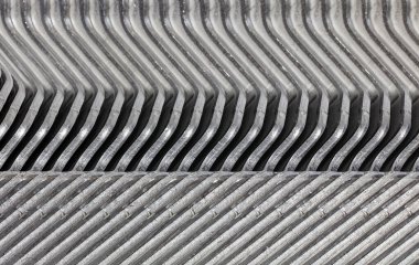 Aynı formda çelik plakalar, güzel arka planlar.