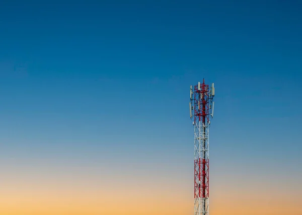 Telecommunication Tower Beautiful Sky Cloud Background — Stockfoto