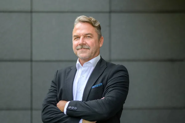 Stylish Confident Middle Aged Man Suit Standing Folded Arms Looking — Stock Photo, Image