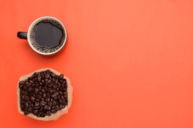 Enerji arttırmak için kahve içmeyi seviyorum.