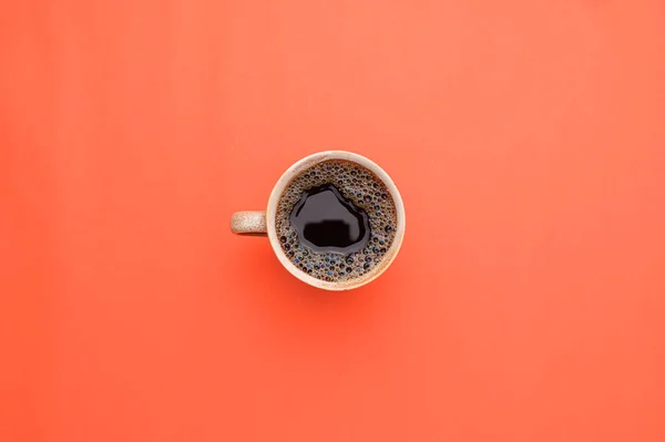 エネルギーを増やすためにコーヒーを飲むのは — ストック写真