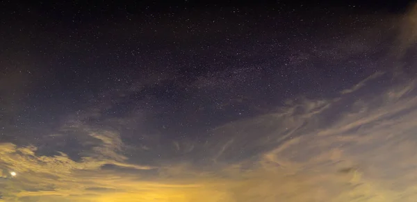 Hemel Sterren Wolken Melkweg Nachts — Stockfoto