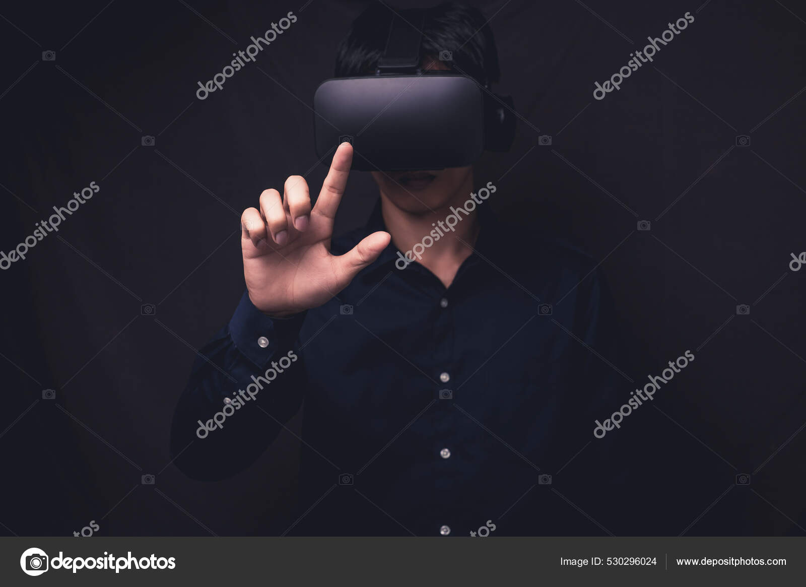 온라인 — 스톡 사진 © Aukidtonphoto@hotmail.com #530296024