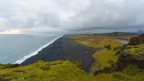 Sul Islândia Vik Vista Para Mar Vale Verde Praia Areias — Fotografia de Stock