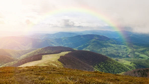 Arc Ciel Sur Belle Scène Montagneuse — Photo