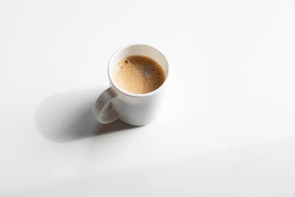 Cup Fresh Crema Espresso Bubble Froth White Empty Table Background — Stock Photo, Image