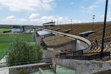 Büyük Strahov Stadyumu, Çek Cumhuriyeti 'nin Prag bölgesinin Strahov bölgesinde yer alan bir stadyumdur.. 