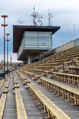 Büyük Strahov Stadyumu, Çek Cumhuriyeti 'nin Prag bölgesinin Strahov bölgesinde yer alan bir stadyumdur.. 
