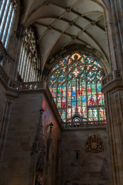 Plze 'nin güney kesimindeki Mantua yakınlarındaki Radbuze nehri üzerindeki eski demiryolu köprüsünde sudan granit bir sütun yükselir ve üzerinde ahşap bir kulübe bulunur. Ama ne merdiven var ne de garaj yolu.. 