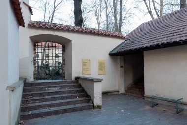 Josefov ilçesi Prag 'ın en küçük kadastro alanıdır ve Eski Şehir' i kapsar. 1850 yılına kadar Josefov 'a Yahudi Kasabası denirdi, hatta daha önce bu bölgeye Yahudi Mahallesi denirdi. Bugün önemli bir Yahudi 'nin iyi korunmuş bir kompleksi.