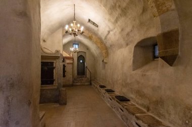 Josefov ilçesi Prag 'ın en küçük kadastro alanıdır ve Eski Şehir' i kapsar. 1850 yılına kadar Josefov 'a Yahudi Kasabası denirdi, hatta daha önce bu bölgeye Yahudi Mahallesi denirdi. Bugün önemli bir Yahudi 'nin iyi korunmuş bir kompleksi.