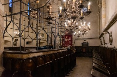 Josefov ilçesi Prag 'ın en küçük kadastro alanıdır ve Eski Şehir' i kapsar. 1850 yılına kadar Josefov 'a Yahudi Kasabası denirdi, hatta daha önce bu bölgeye Yahudi Mahallesi denirdi. Bugün önemli bir Yahudi 'nin iyi korunmuş bir kompleksi.