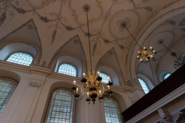 Josefov ilçesi Prag 'ın en küçük kadastro alanıdır ve Eski Şehir' i kapsar. 1850 yılına kadar Josefov 'a Yahudi Kasabası denirdi, hatta daha önce bu bölgeye Yahudi Mahallesi denirdi. Bugün önemli bir Yahudi 'nin iyi korunmuş bir kompleksi.