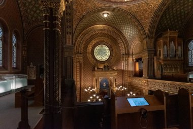 Josefov ilçesi Prag 'ın en küçük kadastro alanıdır ve Eski Şehir' i kapsar. 1850 yılına kadar Josefov 'a Yahudi Kasabası denirdi, hatta daha önce bu bölgeye Yahudi Mahallesi denirdi. Bugün önemli bir Yahudi 'nin iyi korunmuş bir kompleksi.