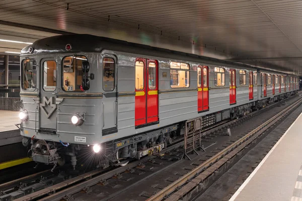 Prague Metro Tjeckien Tunnelbana Stockbild