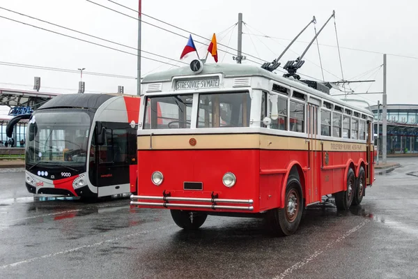 Praga Tot Type Czechoslovak Trolleybus Together Koda 1Tr Tatra Started — Stock Photo, Image