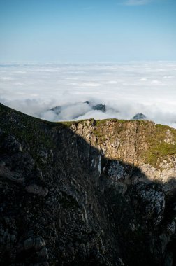 Pilatus İsviçre 'de bir dağdır. Lucerne şehrinin güneybatısında yer alır ve Obwalden, Nidwalden ve Lucerne kantonlarına kadar uzanır. Yıl boyunca, bu kantonların doğal panoraması izlenebilir. 