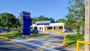 Panama, David, 9 Temmuz, gün batımında bir Ulusal Banka şubesi inşa edilecek. Çekim 9 Temmuz 2022