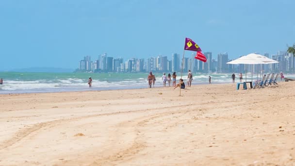 Recife Brasil Outubro 2021 Pessoas Praia Boa Viagem Desfrutando Sol — Vídeo de Stock