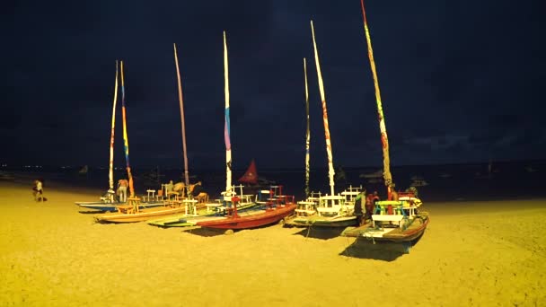 Ipojuca ブラジル 2021年10月14日 夜のポルト ガリニャス ビーチの砂の観光帆船のタイムラプスビデオ — ストック動画