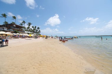 Ipojuca, PE, Brezilya - 15 Ekim 2021: Muro Alto plajı, sıcak ve sakin sularla çevrili Porto de Galinhas 'ın ünlü plajı..