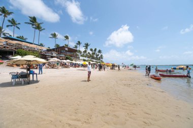 Ipojuca, PE, Brezilya - 15 Ekim 2021: Muro Alto plajı, sıcak ve sakin sularla çevrili Porto de Galinhas 'ın ünlü plajı..