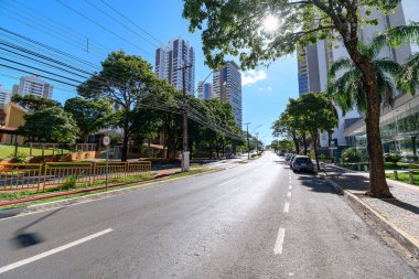 Londrina, PR, Brazil - 25 Aralık 2021: Anne Leonia Milito Bulvarı, Bela Suica Mahallesi. 